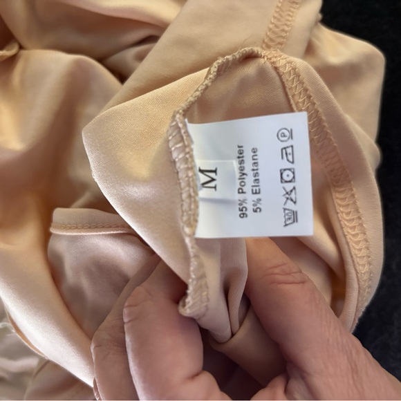 Luxurious Cream Ruffle Lounge Set - Picture 7 of 7